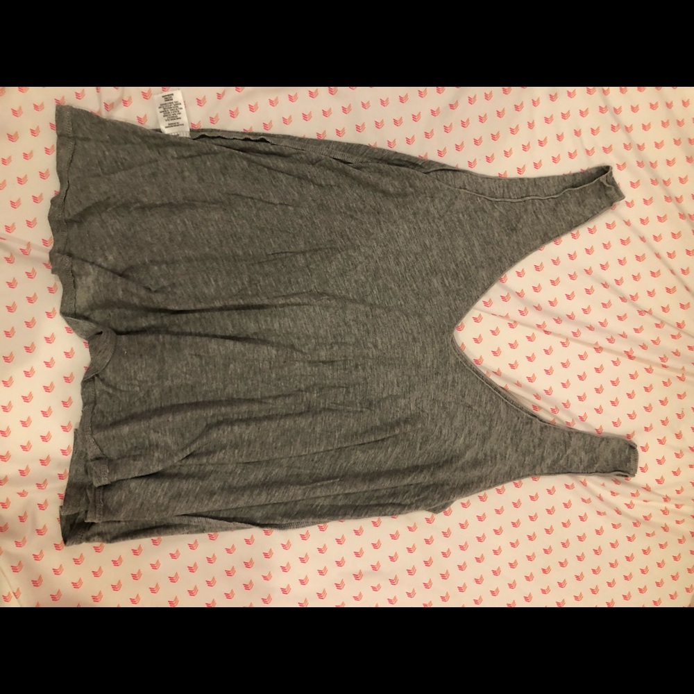 Grey flowy tank!